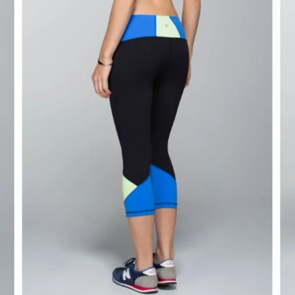 Lululemon Embody Crop *Full-On Luon - Size 12 - Picture 7 of 11